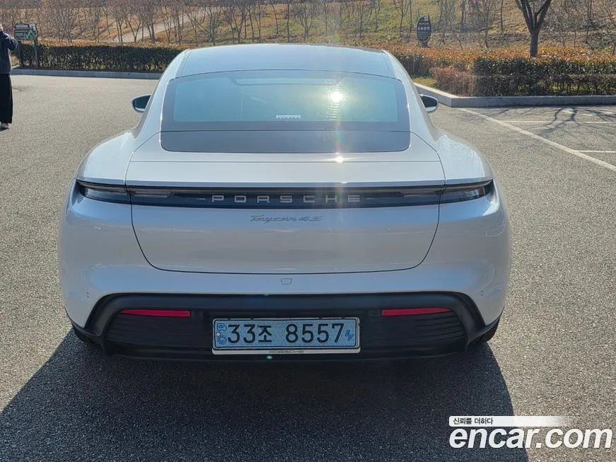 Porsche Taycan 2021 из KR, фото 5