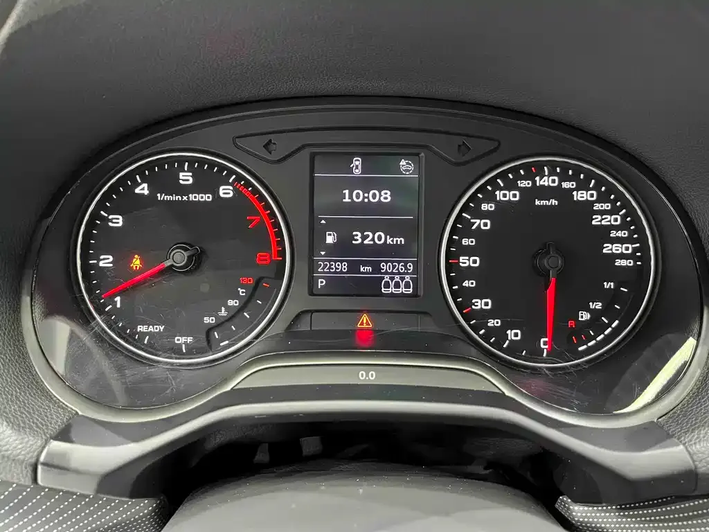 Audi Q2L 2023 из CN, фото 3