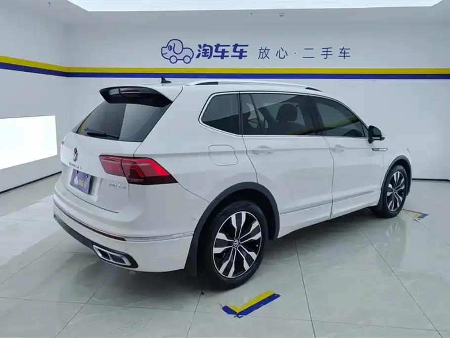 Volkswagen Tiguan L — фото 8
