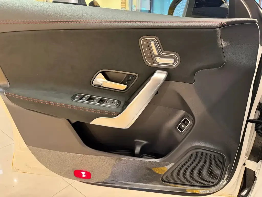 Mercedes-Benz CLA (Import) 2024 из CN, фото 3