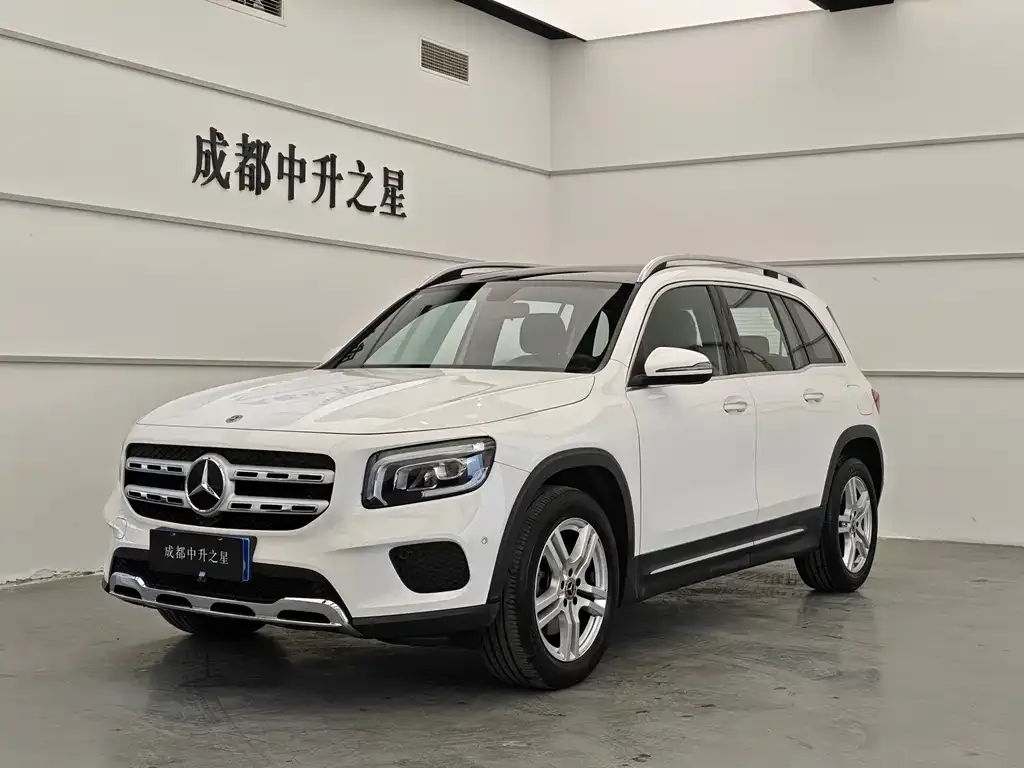 Mercedes-Benz GLB — фото 1