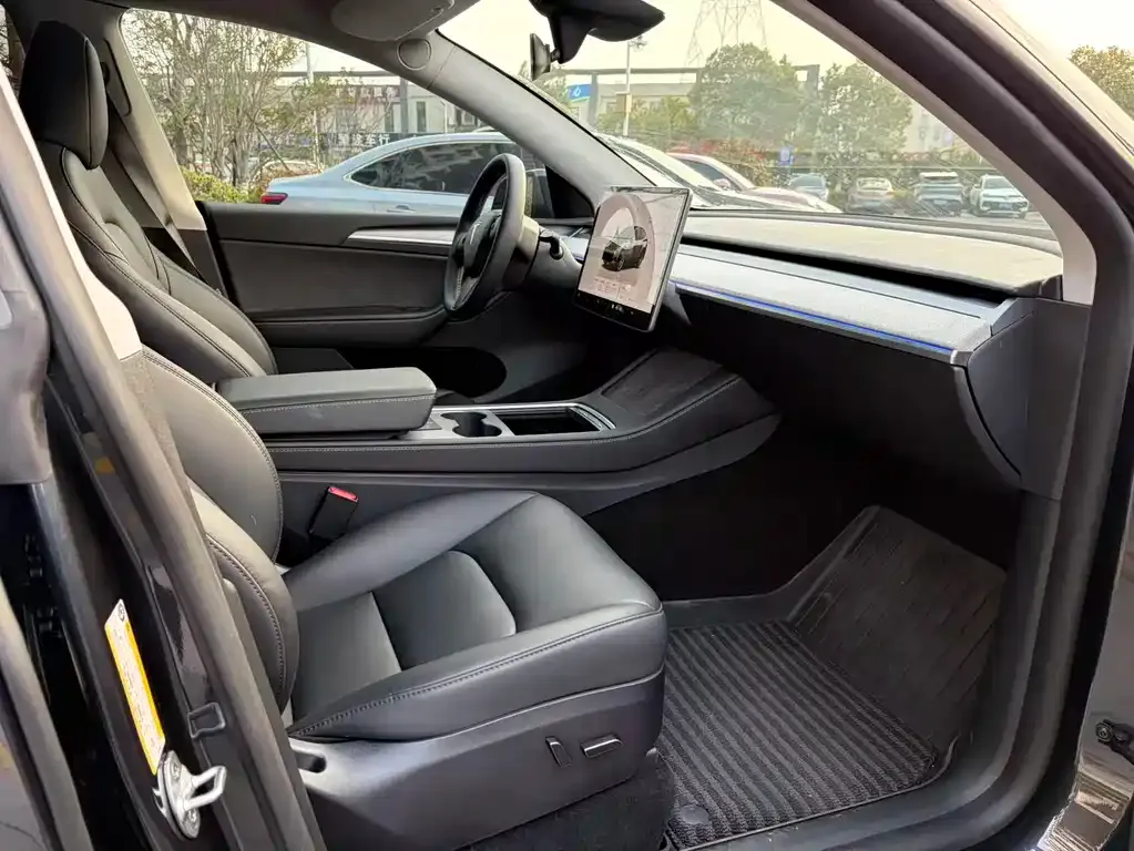 Tesla Model Y 2024 из CN, фото 9