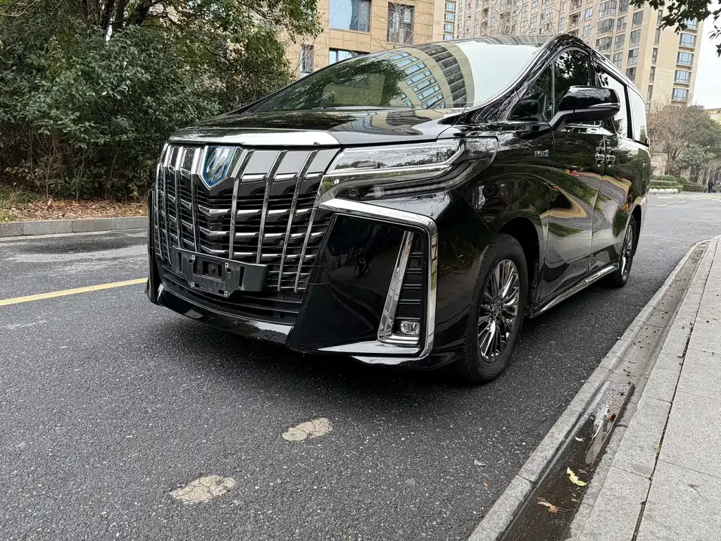 Toyota Alphard 2022 из CN, фото 1