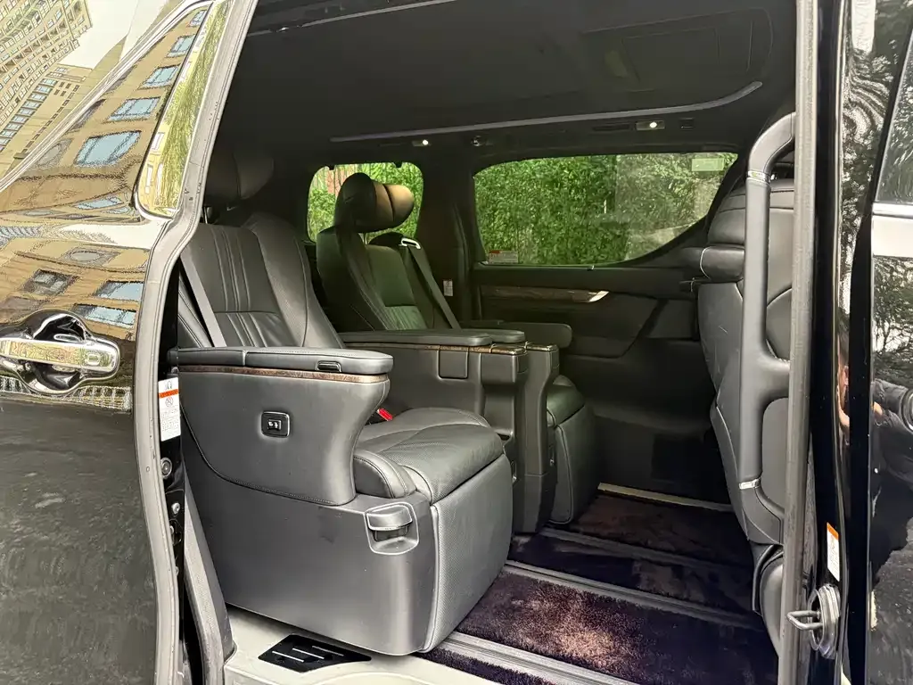 Toyota Alphard 2022 из CN, фото 6