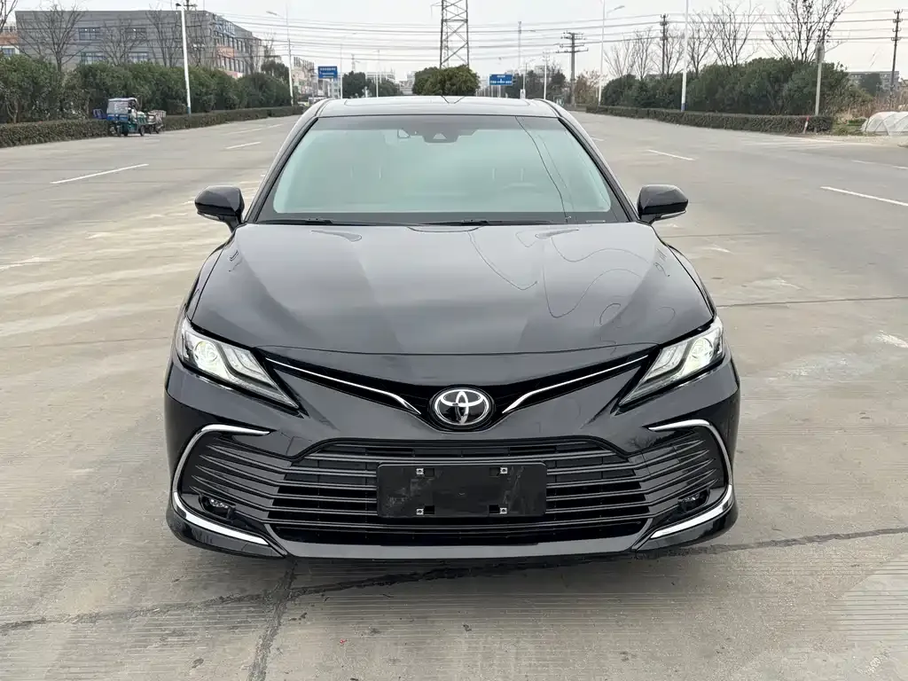 Toyota Camry — фото 4