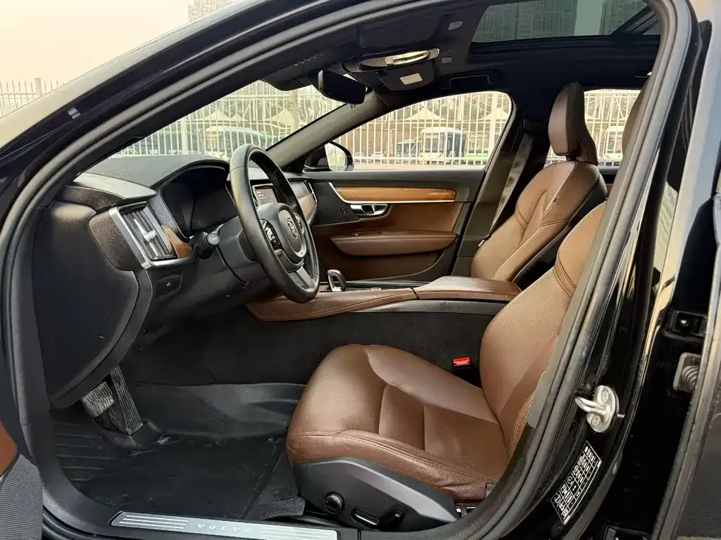 Volvo S90 2022 из CN, фото 2