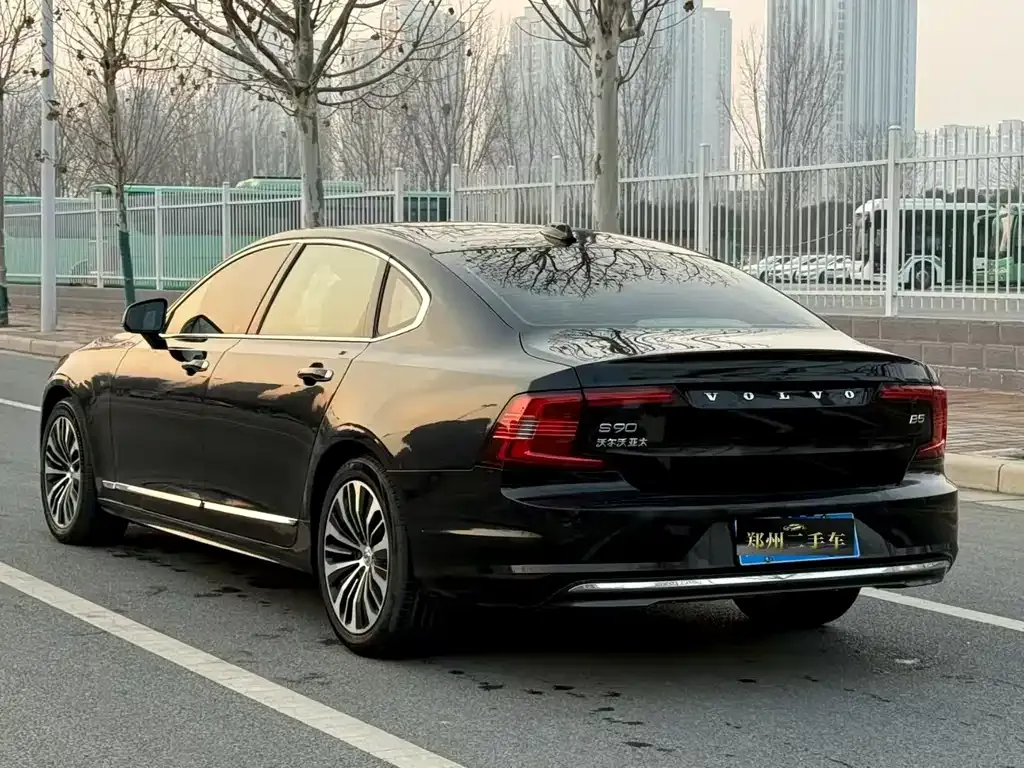 Volvo S90 2022 из CN, фото 4