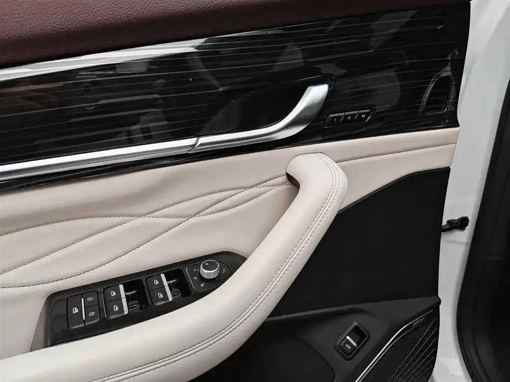 Geely Xingyue L — фото 10