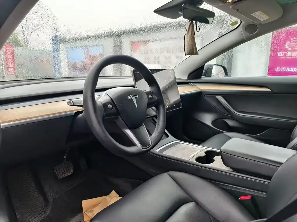 Tesla Model 3 — фото 6