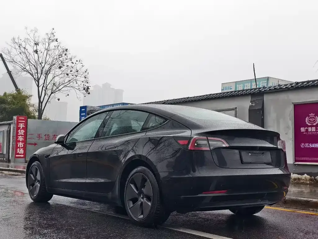 Tesla Model 3 — фото 5