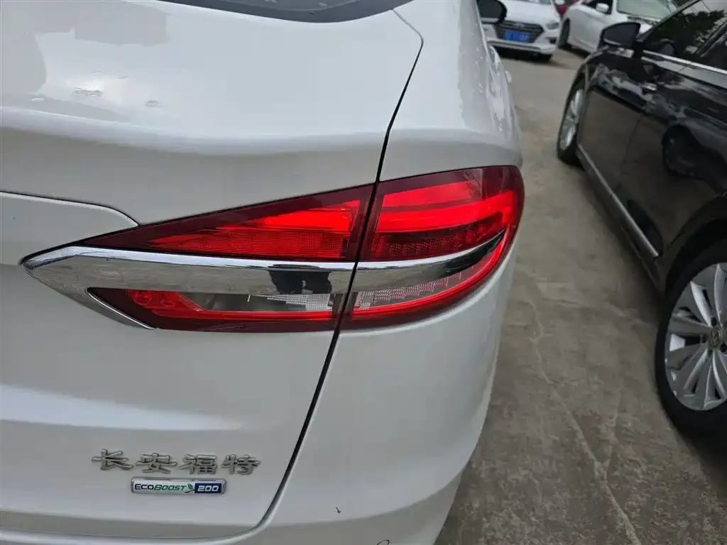 Ford Mondeo 2021 из CN, фото 2