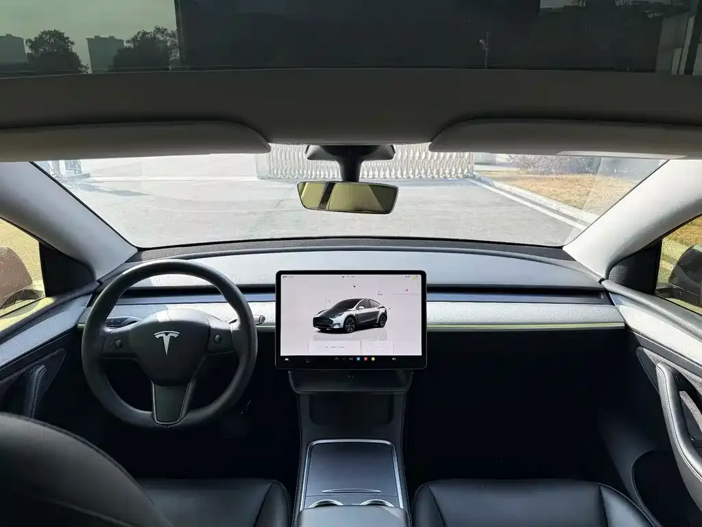 Tesla Model Y 2024 из CN, фото 2
