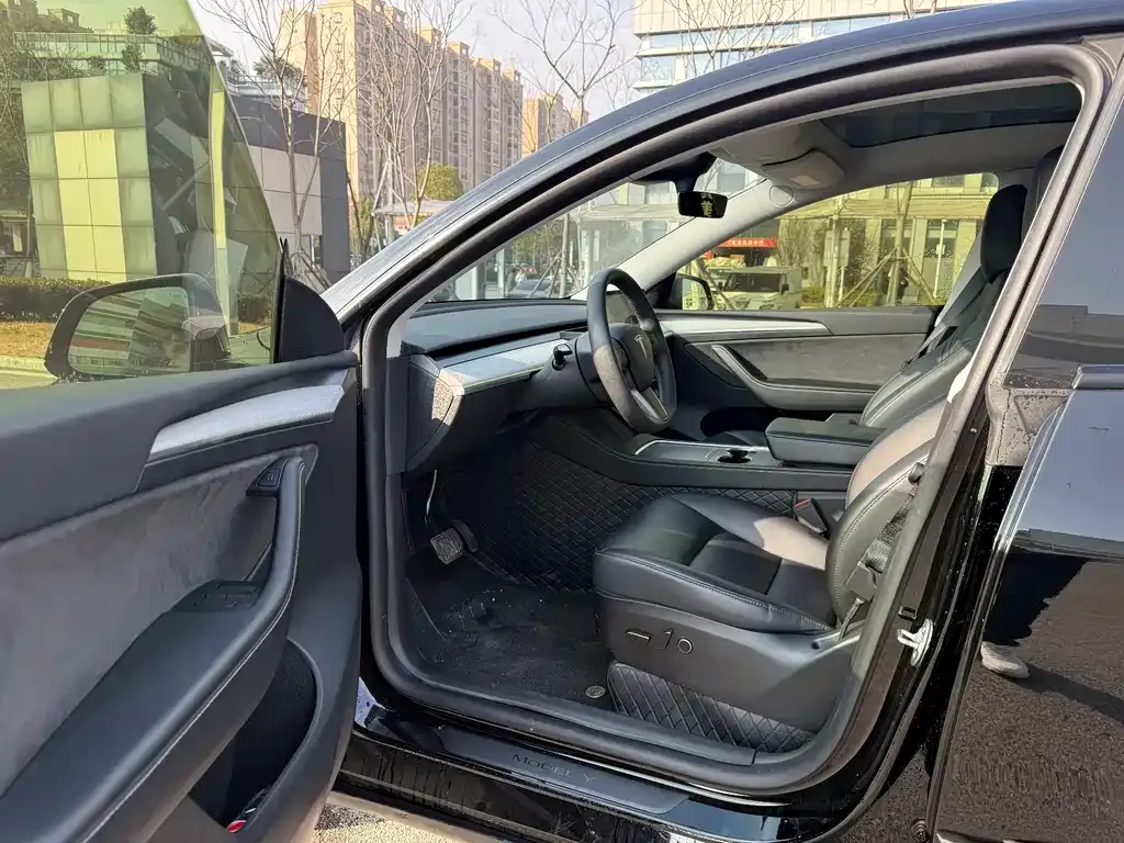 Tesla Model Y 2024 из CN, фото 8