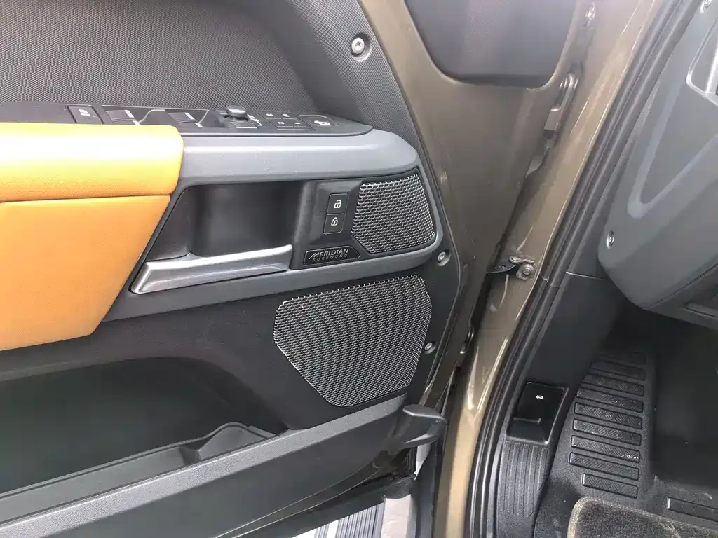 Land Rover Defender 2022 из CN, фото 10