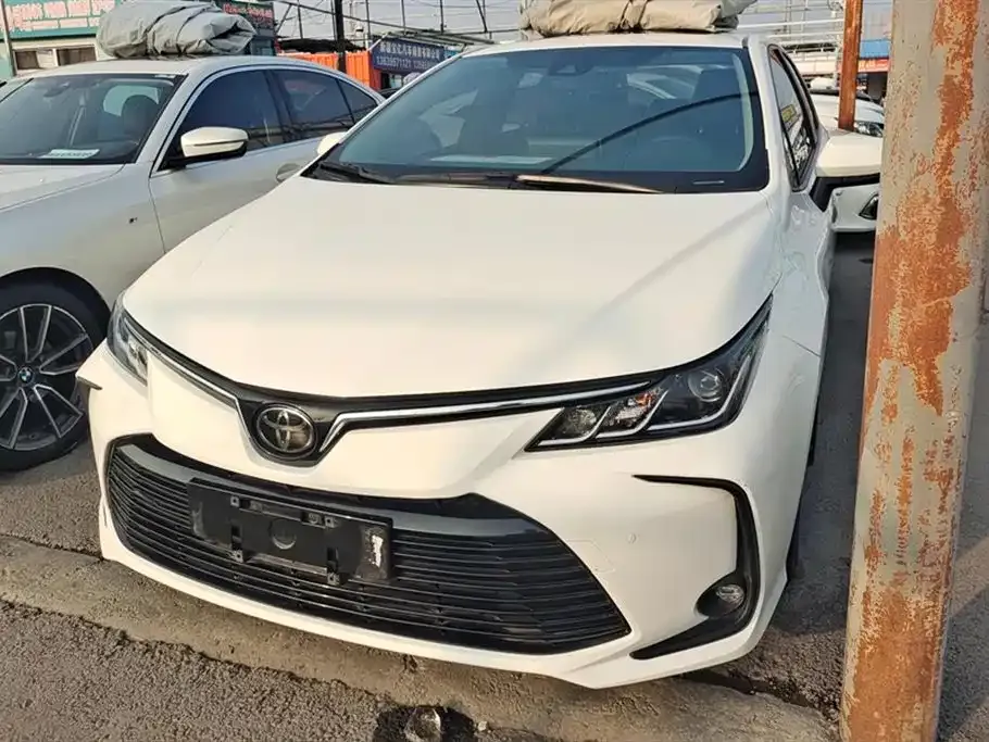 Toyota Corolla — фото 1