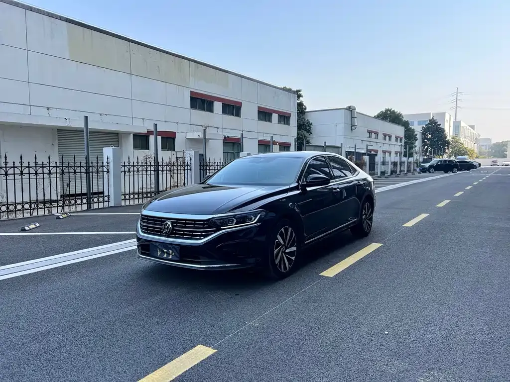 Volkswagen Passat 2023 из CN, фото 1