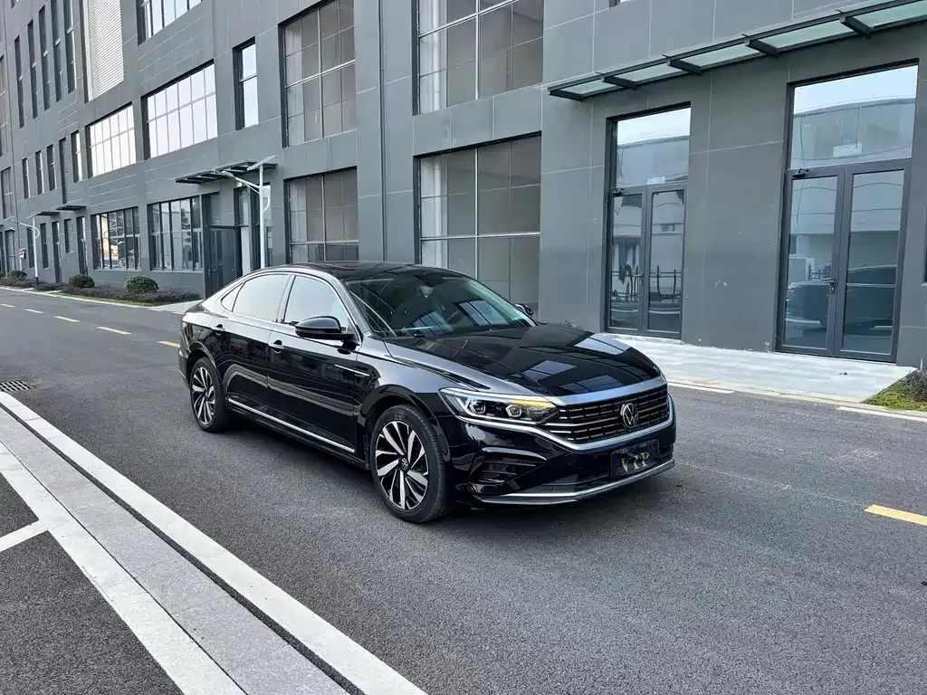 Volkswagen Passat 2023 из CN, фото 5