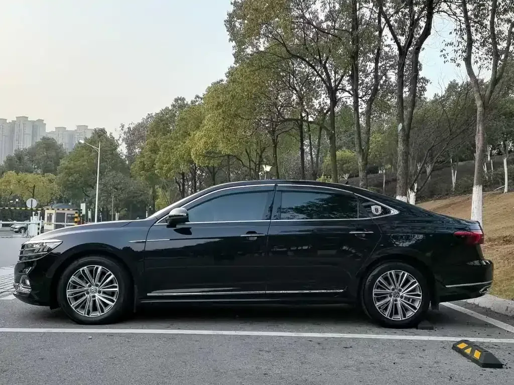 Volkswagen Passat — фото 7