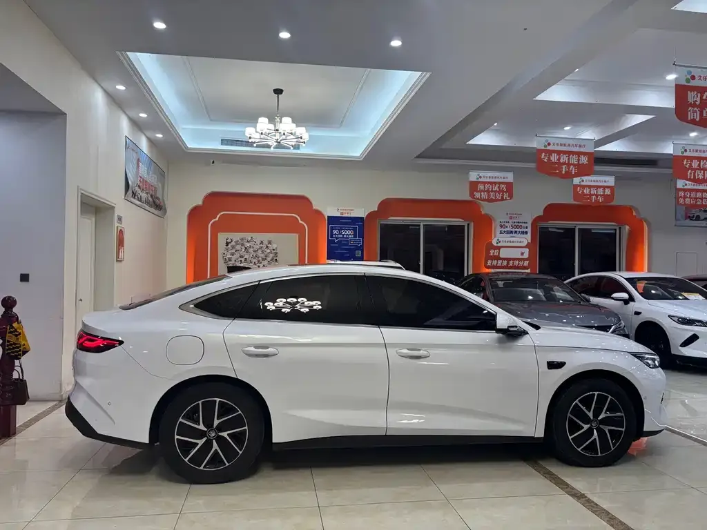 BYD Qin L — фото 3