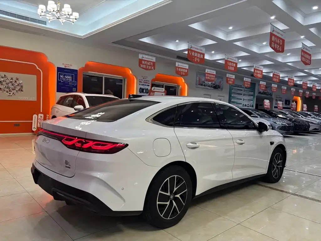 BYD Qin L — фото 6