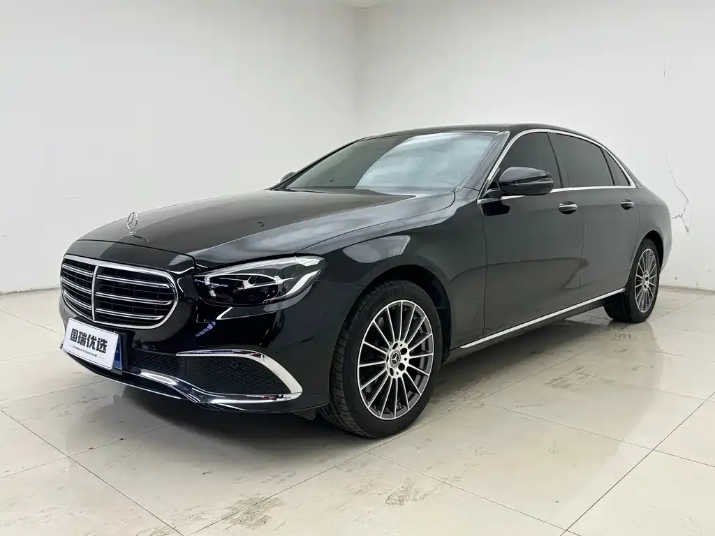 Mercedes-Benz E-Class — фото 1