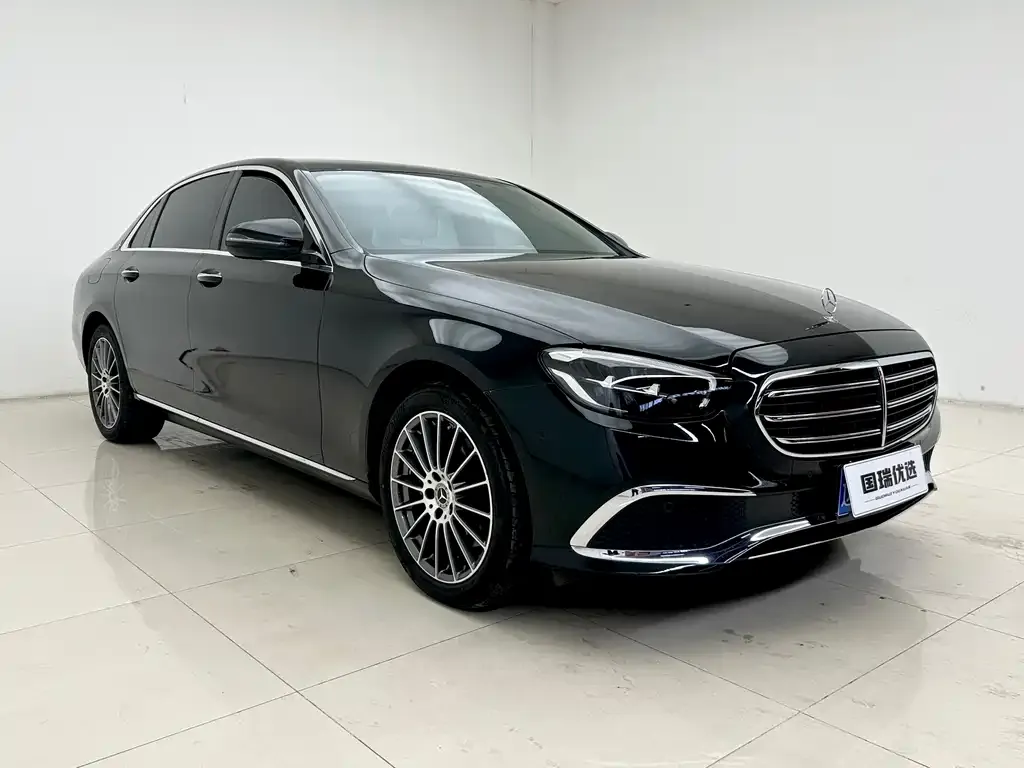 Mercedes-Benz E-Class — фото 8