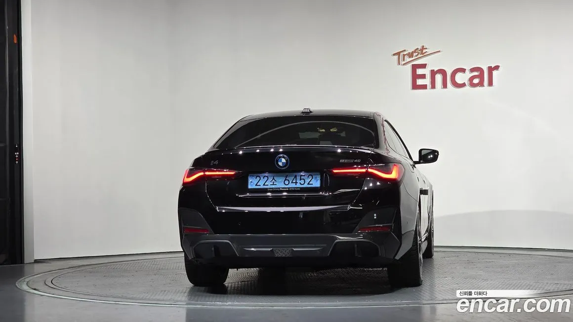 BMW i4 — фото 9