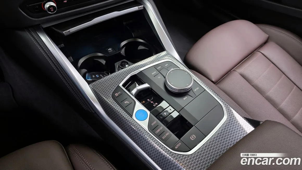 BMW i4 — фото 8