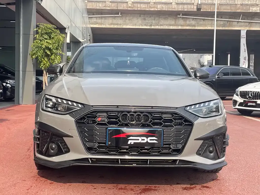 Audi A4L 2023 из CN, фото 6