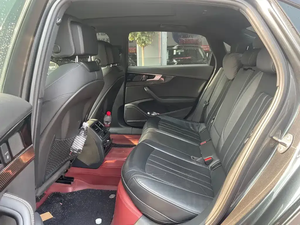 Audi A4L 2023 из CN, фото 9