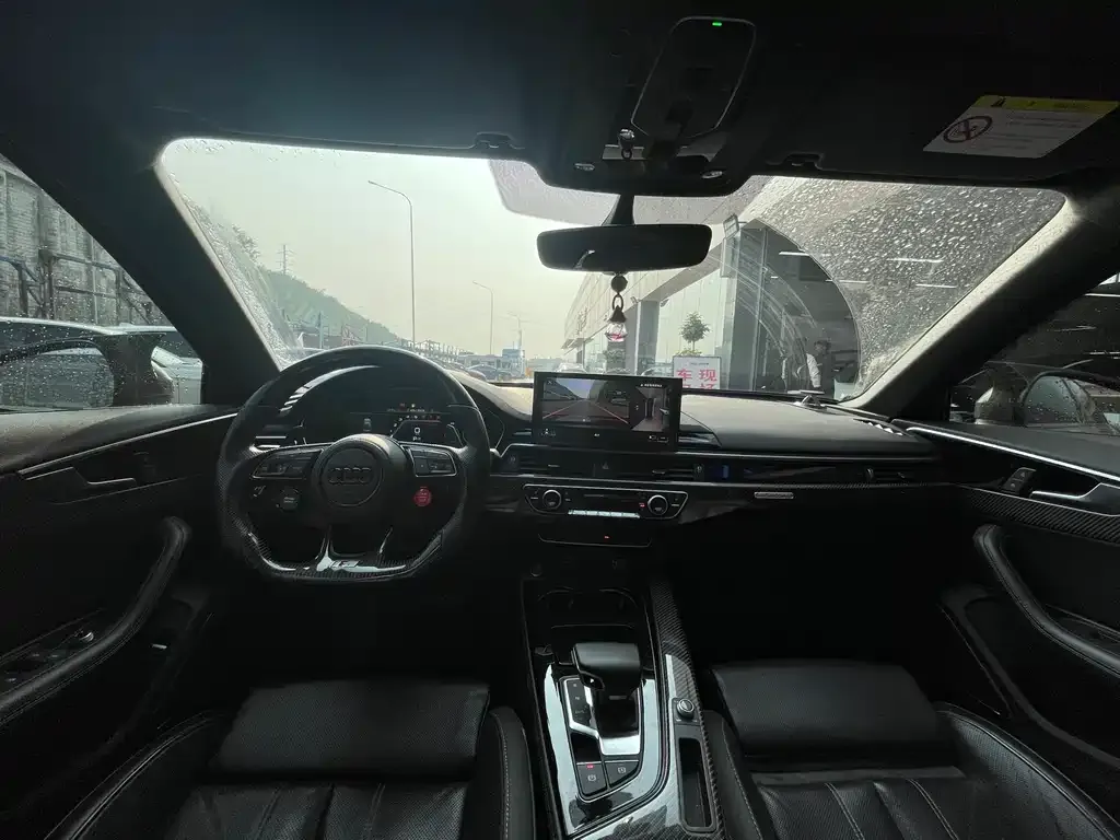 Audi A4L 2023 из CN, фото 2