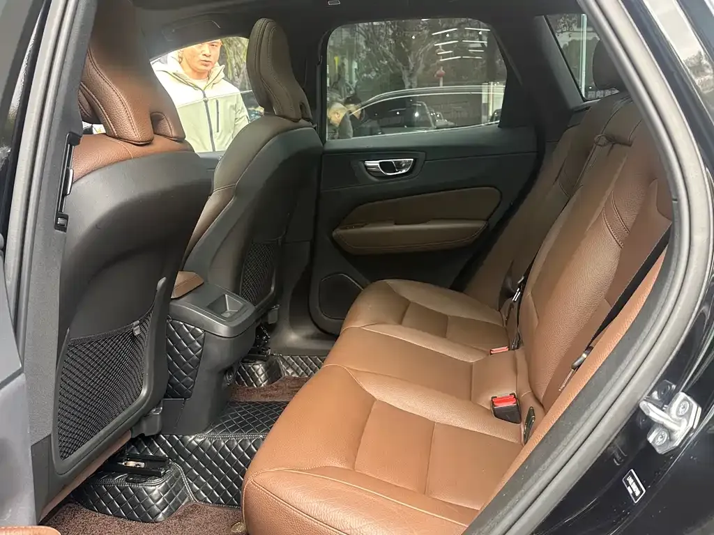 Volvo XC60 2022 из CN, фото 3