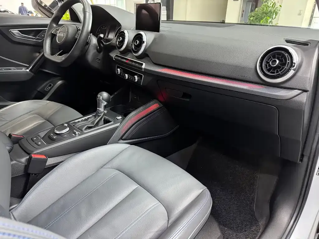 Audi Q2L 2023 из CN, фото 7