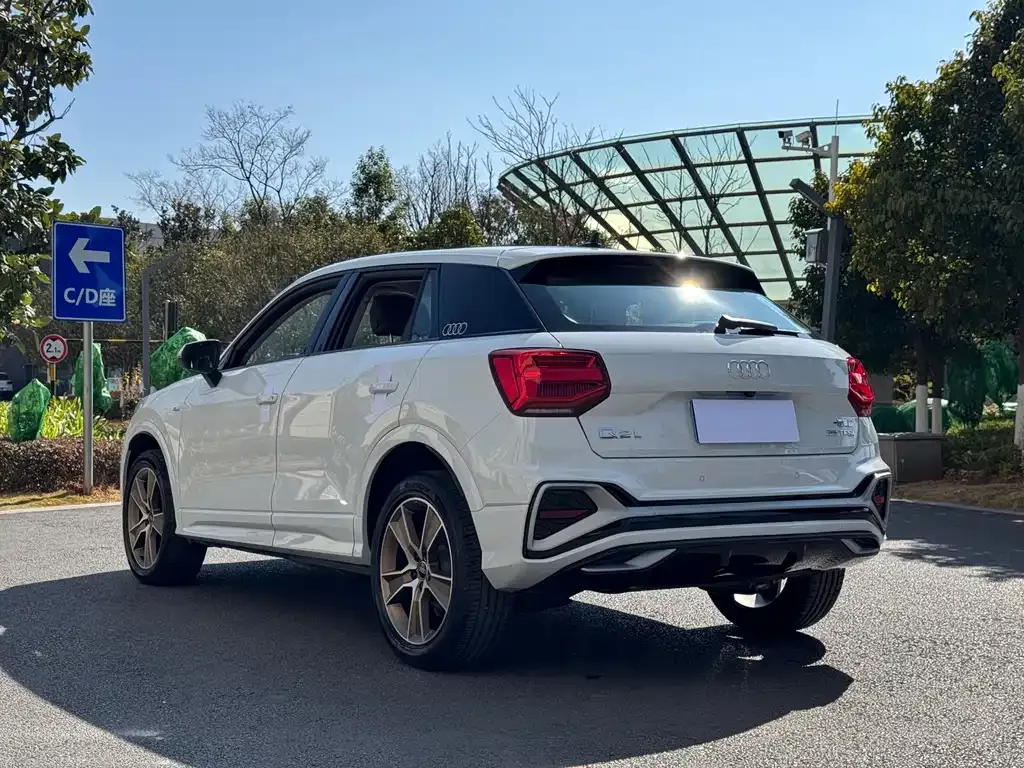 Audi Q2L 2023 из CN, фото 2