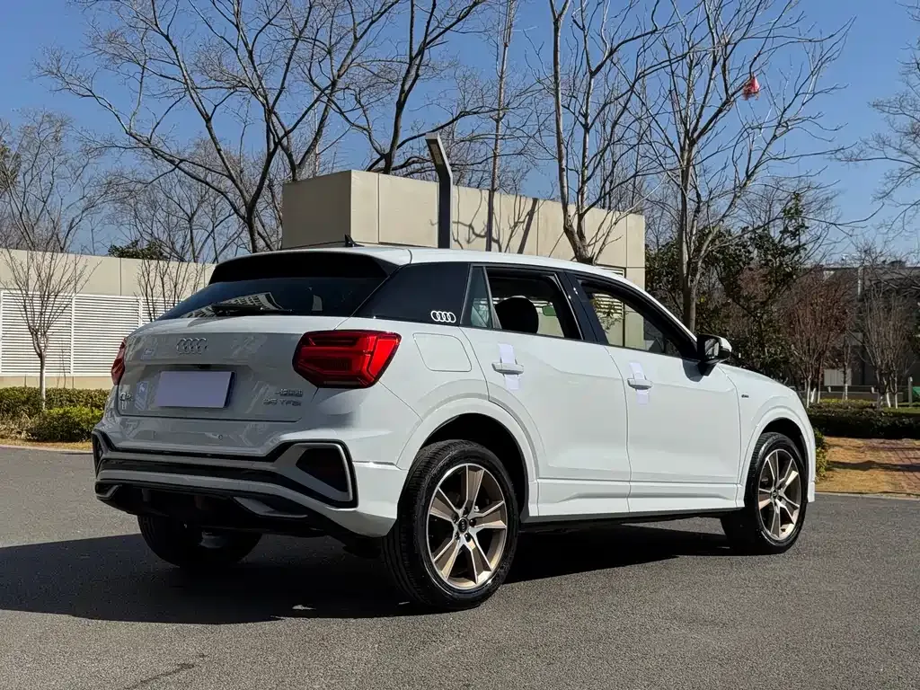 Audi Q2L 2023 из CN, фото 8