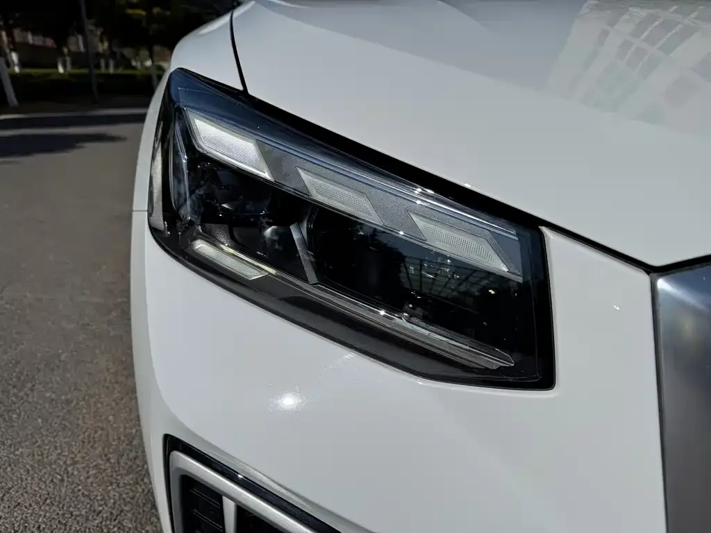Audi Q2L 2023 из CN, фото 5
