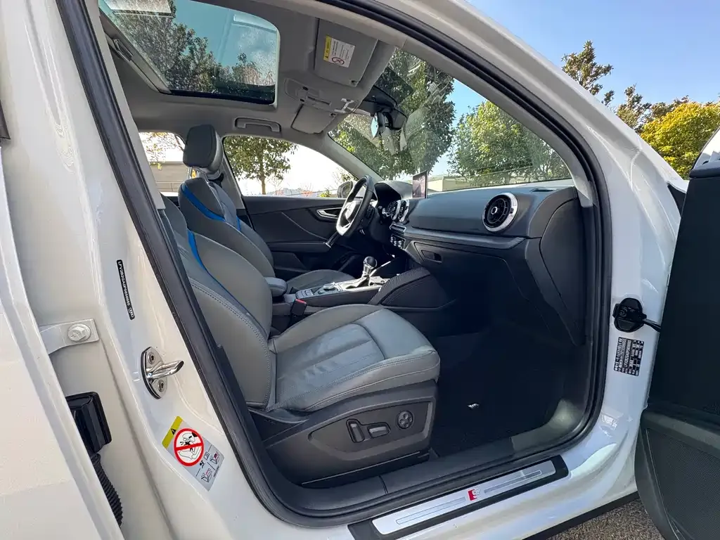 Audi Q2L 2023 из CN, фото 6