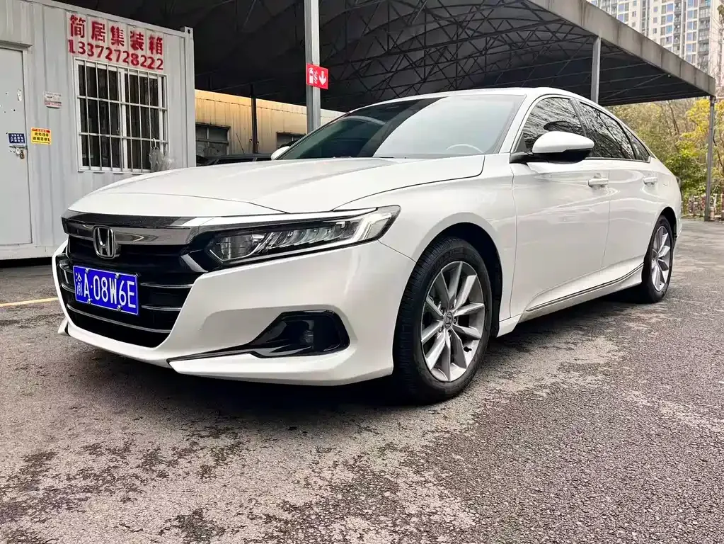 Honda Accord — фото 1
