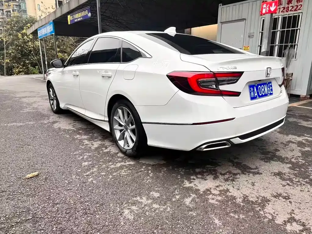 Honda Accord — фото 6