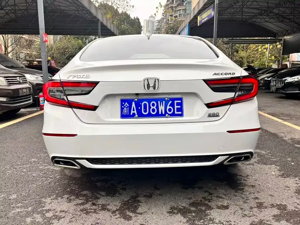 Honda Accord — фото 9