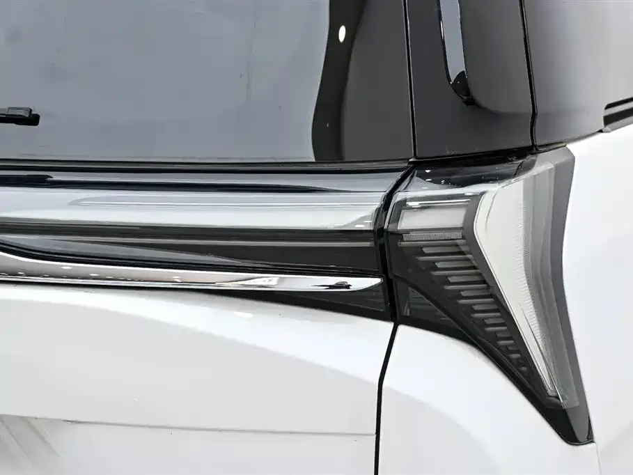 Buick GL8 Hybrid 2025 из CN, фото 3