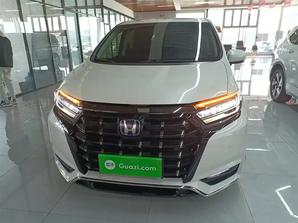 Honda Elysion 2022 из CN, фото 4