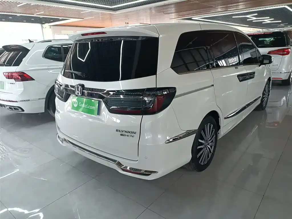 Honda Elysion 2022 из CN, фото 2