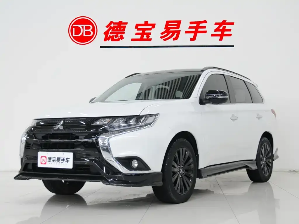 Mitsubishi Outlander 2023 из CN, фото 1