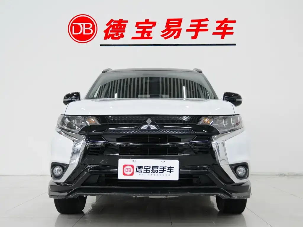 Mitsubishi Outlander 2023 из CN, фото 4