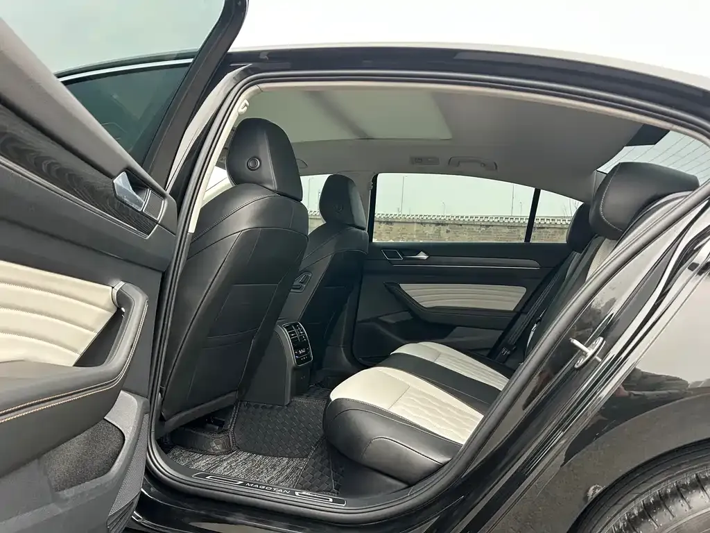 Volkswagen Magotan 2026 из CN, фото 9