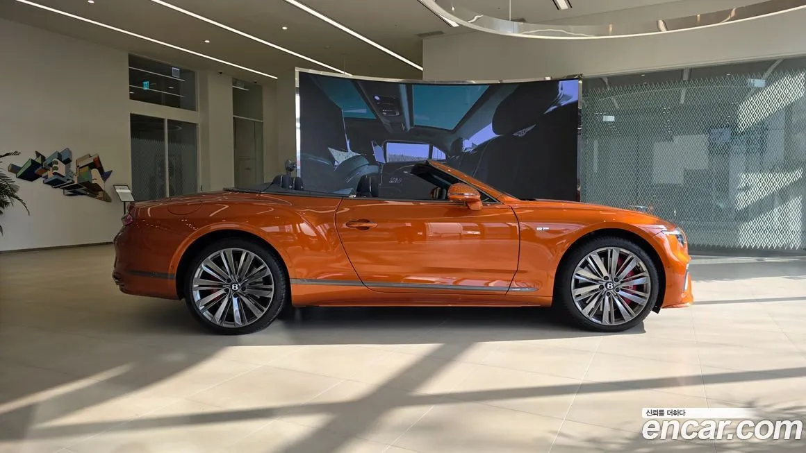 Bentley Continental 2025 из KR, фото 2