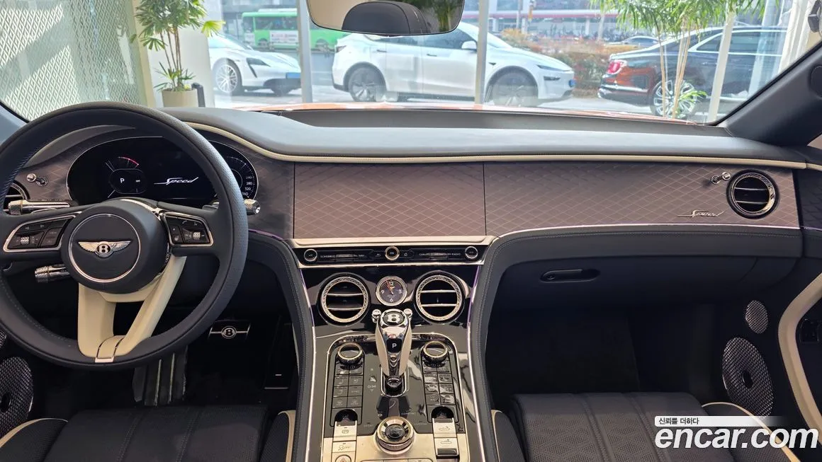Bentley Continental 2025 из KR, фото 6