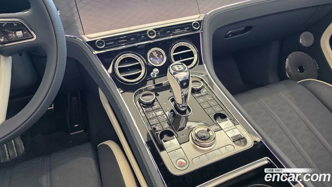 Bentley Continental 2025 из KR, фото 8