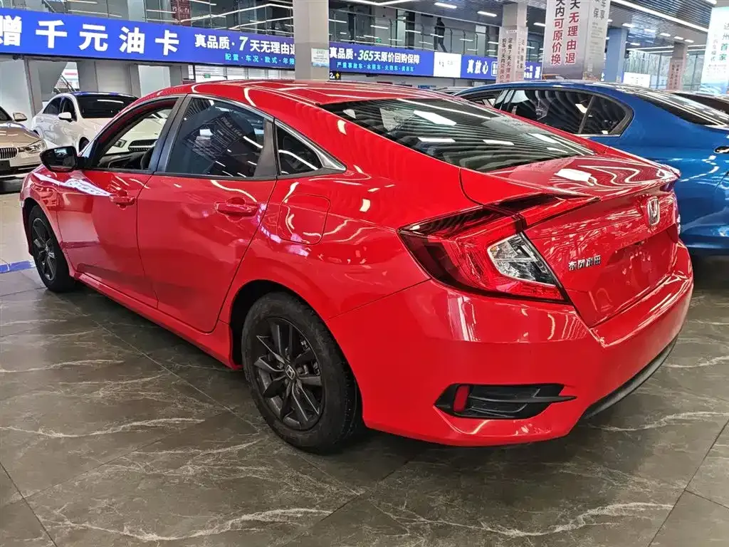 Honda Civic — фото 7